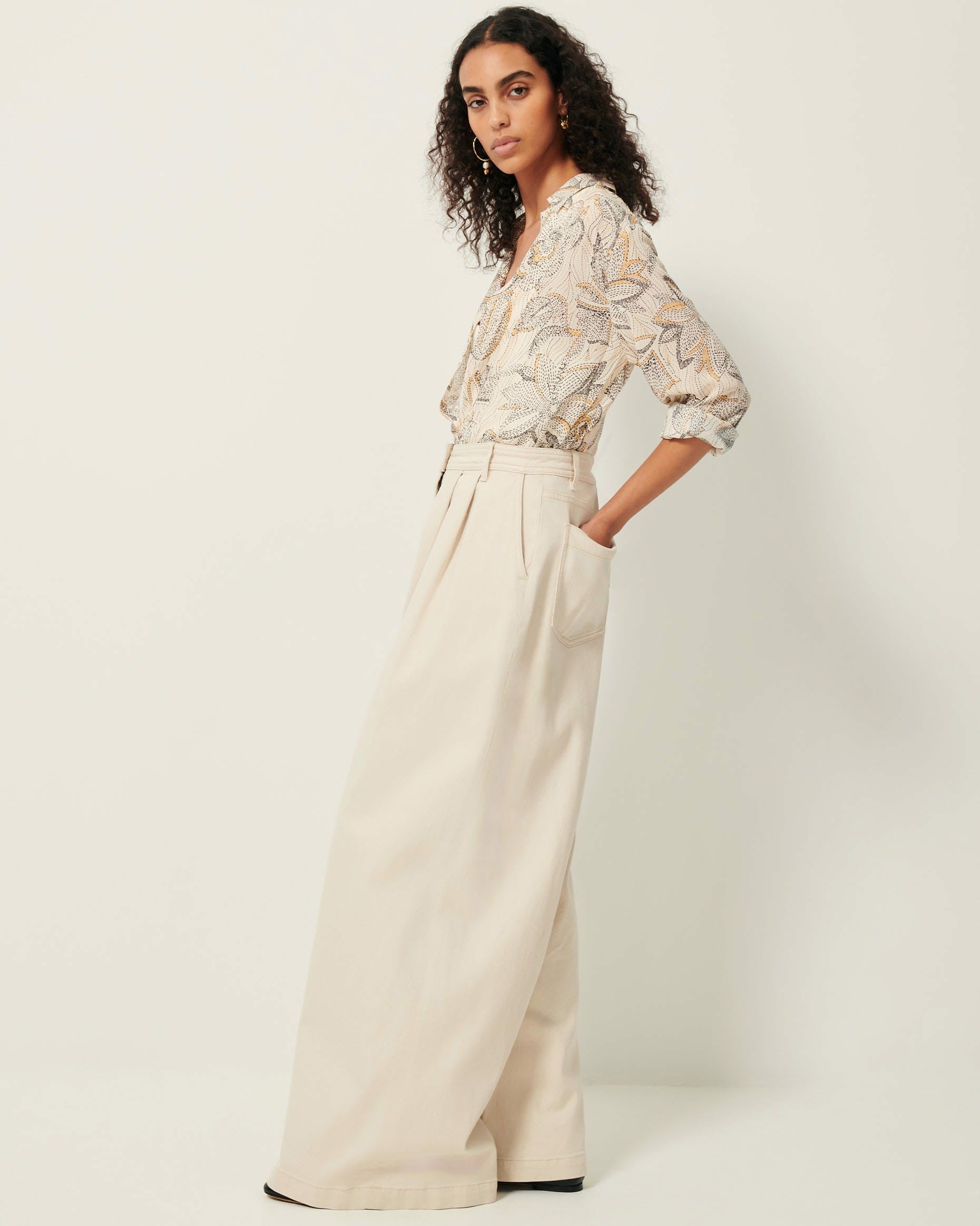 BRITJET Whi Indobloom - Shirt
